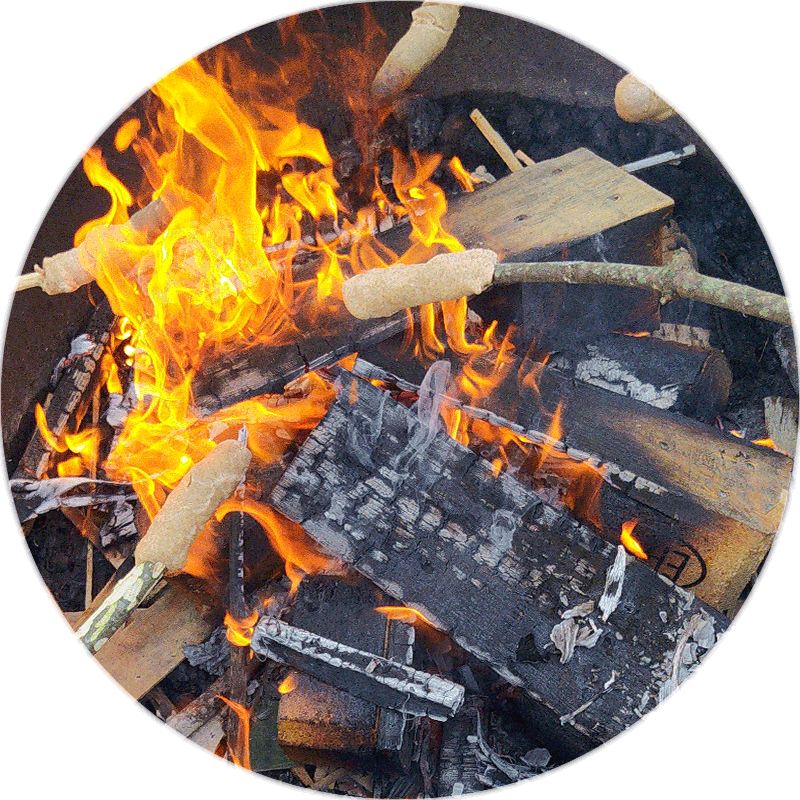 Pfadfinder*innen Stamm GaGa: Stockbrot und Lagerfeuer in der Gruppenstunde vor den Ferien